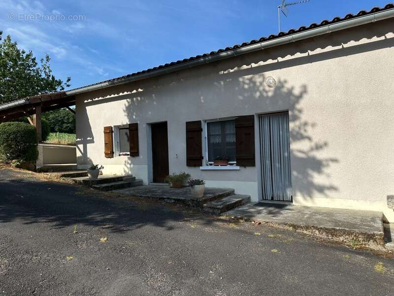 Maison à GENOUILLAC