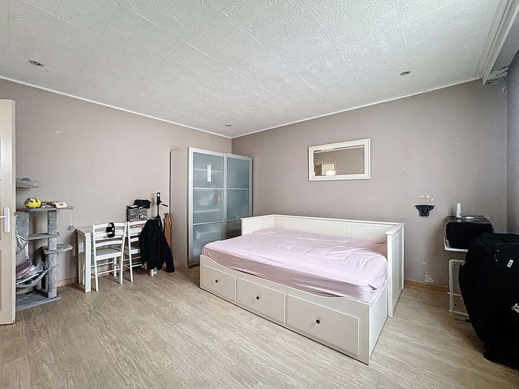 Maison à PARAY-VIEILLE-POSTE