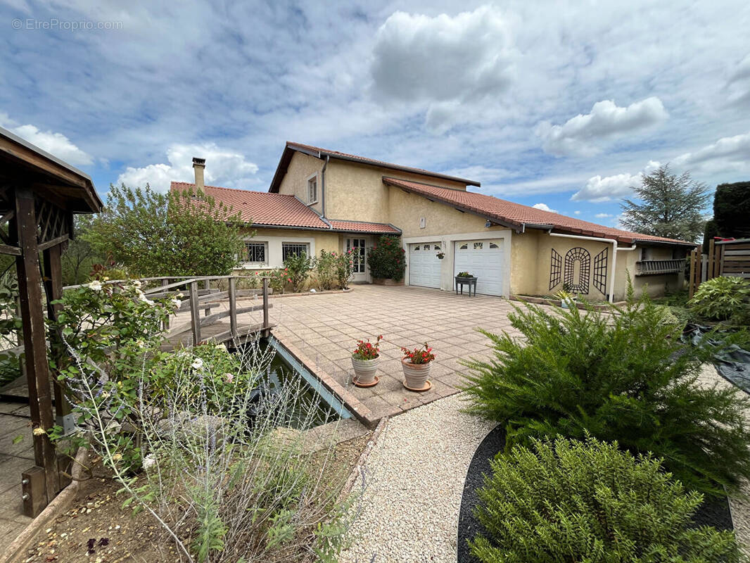 Maison à SAINT-ROMAIN-EN-GAL