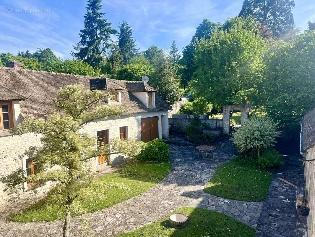 Maison à HOUDAN
