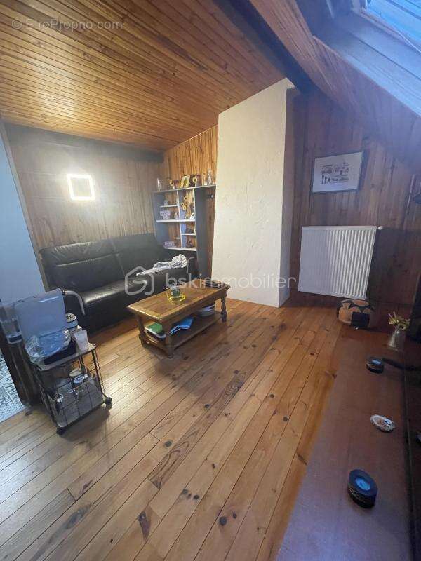 Maison à VILLETHIERRY