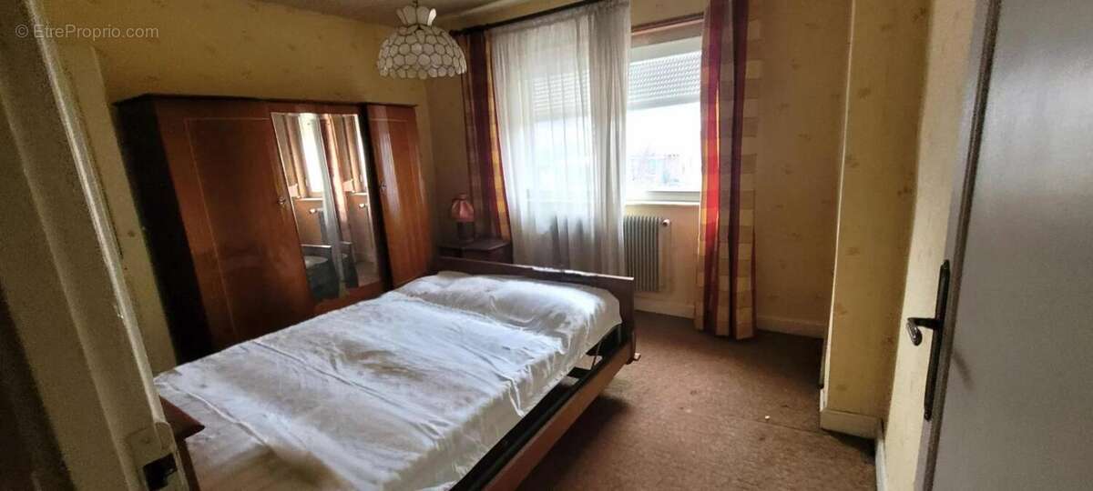 Maison à QUIEVRECHAIN