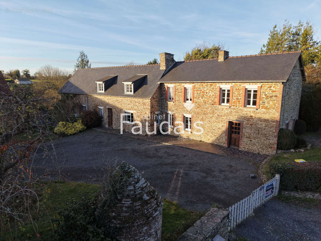 Maison à SAINT-JEAN-DE-SAVIGNY