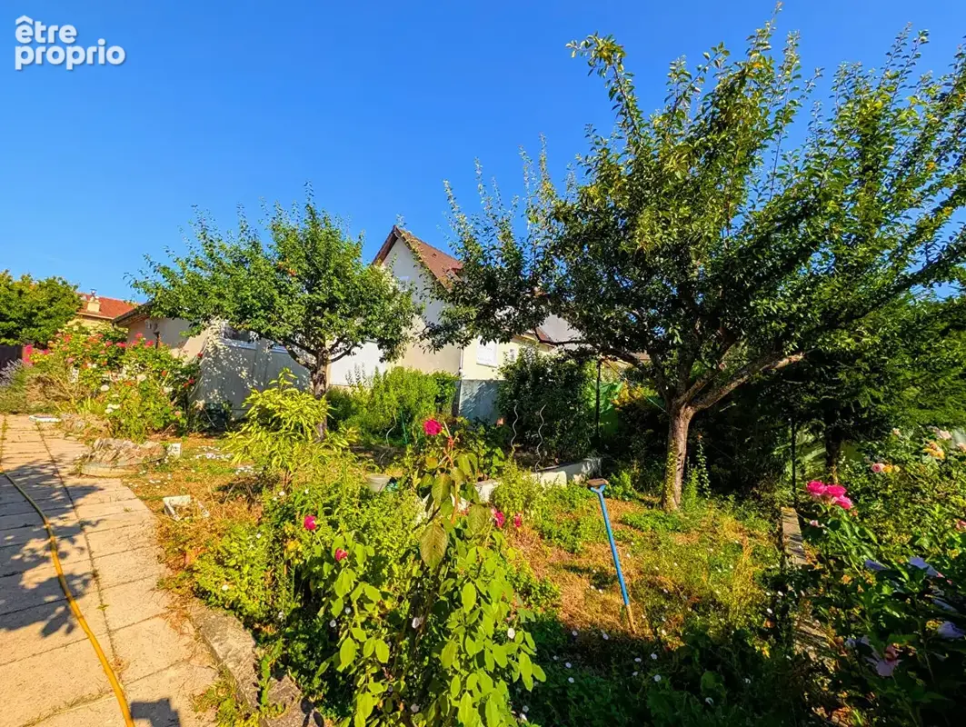 2 maisons avec une dépendance - vitry sur seine - vente en nue-propriete / le vendeur conserve l'usufruit - photo 2