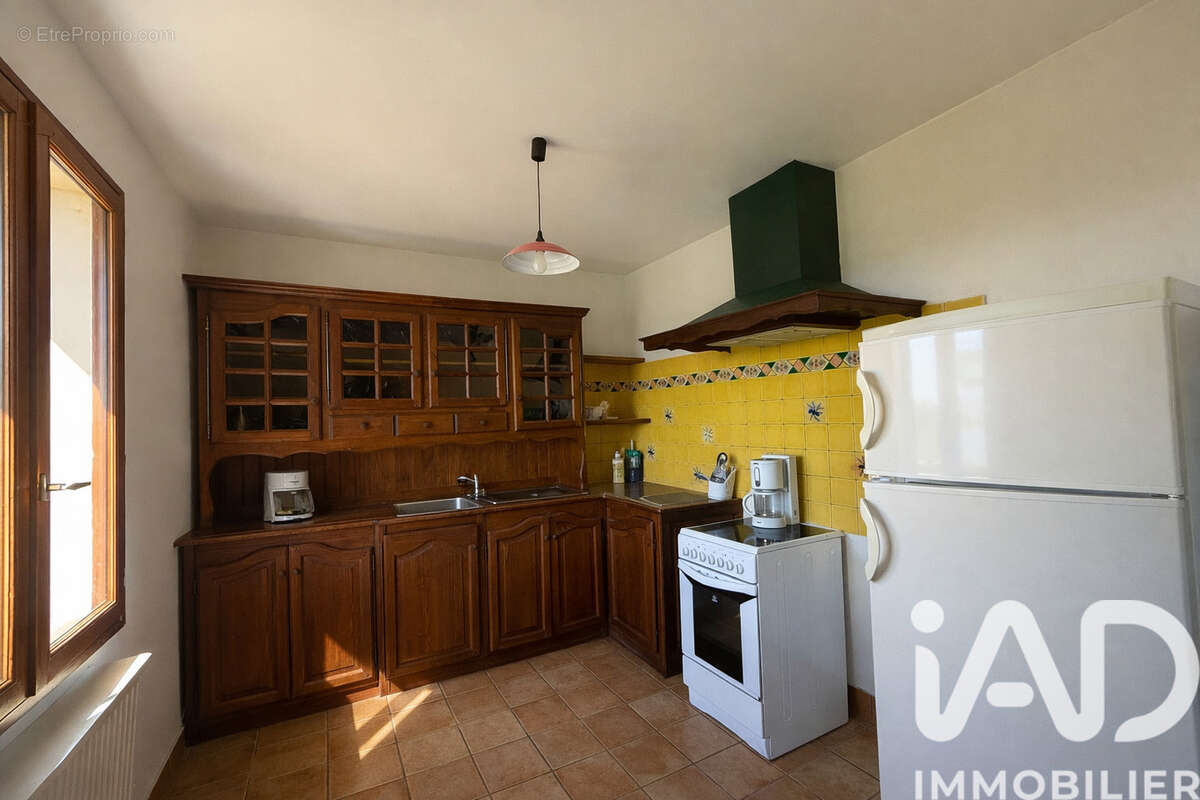 Maison 100 m² à Saint-Aubin-De-Lanquais  - photo 4