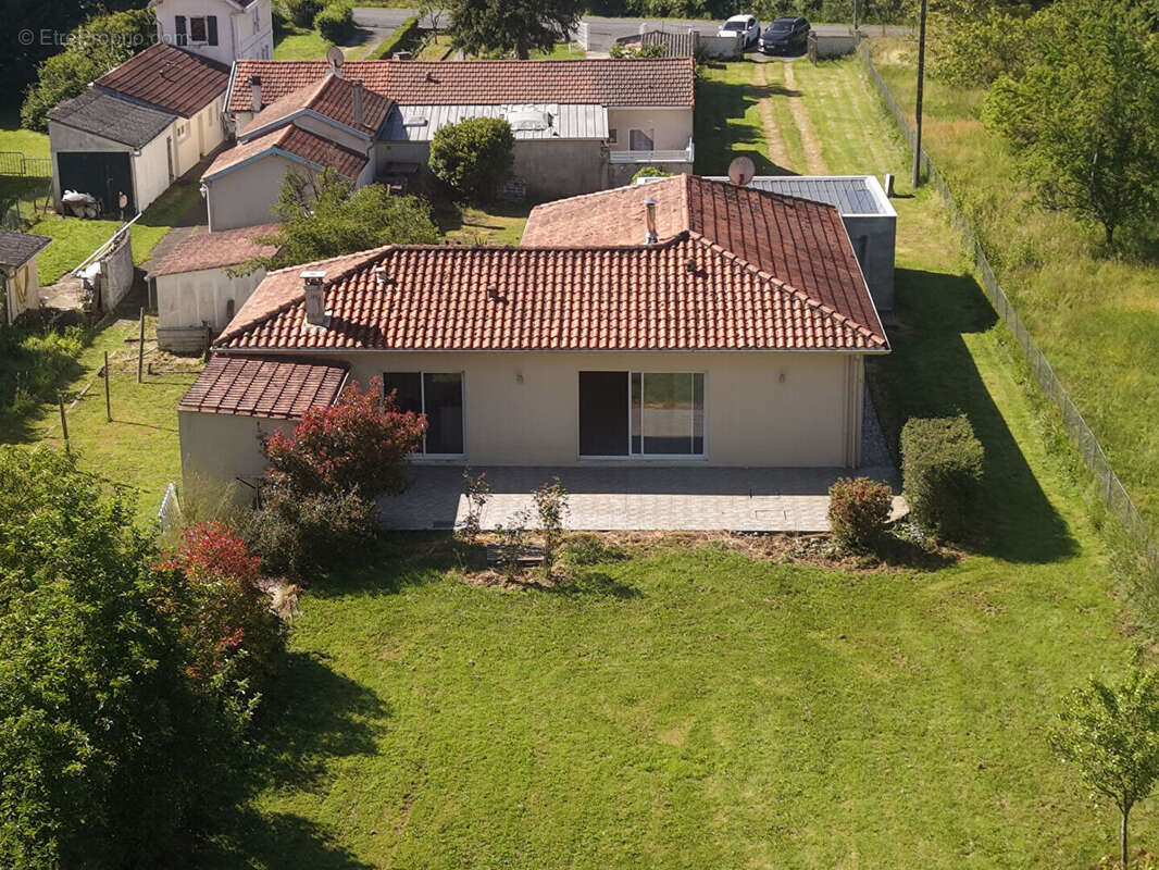 Maison à TOUVRE