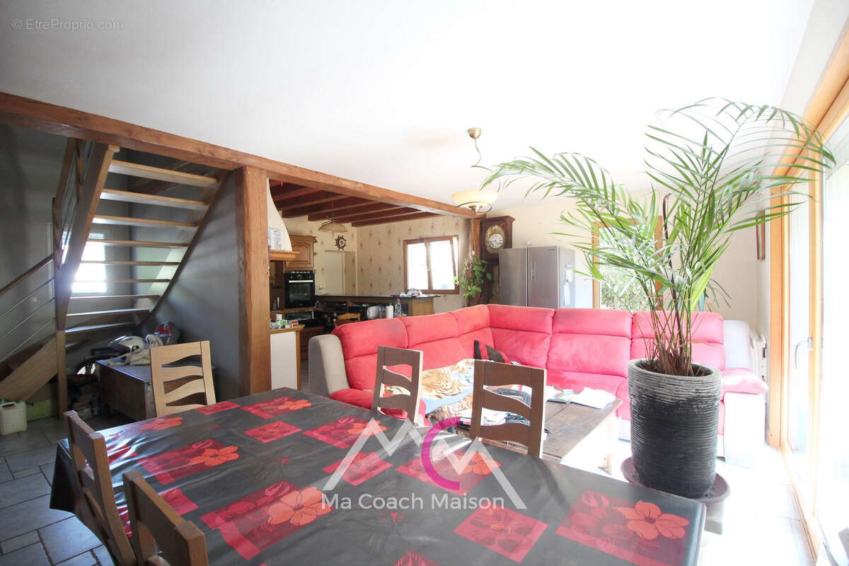 STE ANNE SUR BRIVET proche bourg, Maison d'environ 123m2 avec studio - photo 4