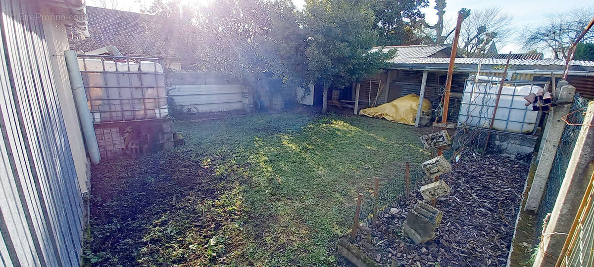 Maison à AMBARES-ET-LAGRAVE