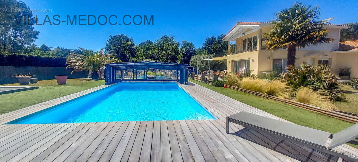 Maison à VENDAYS-MONTALIVET