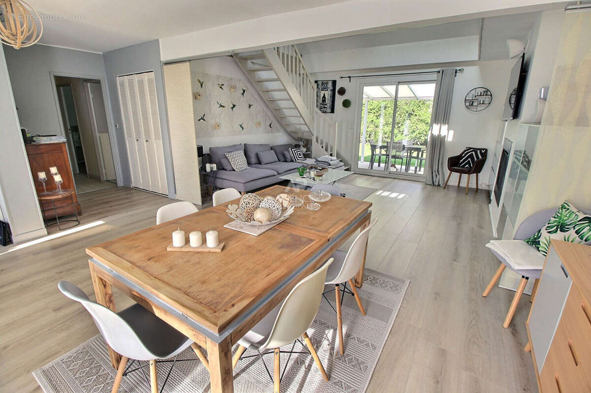 Maison à VERNEUIL-SUR-SEINE