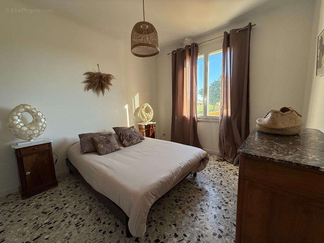 Maison à SAINT-MARTIN-DE-CRAU