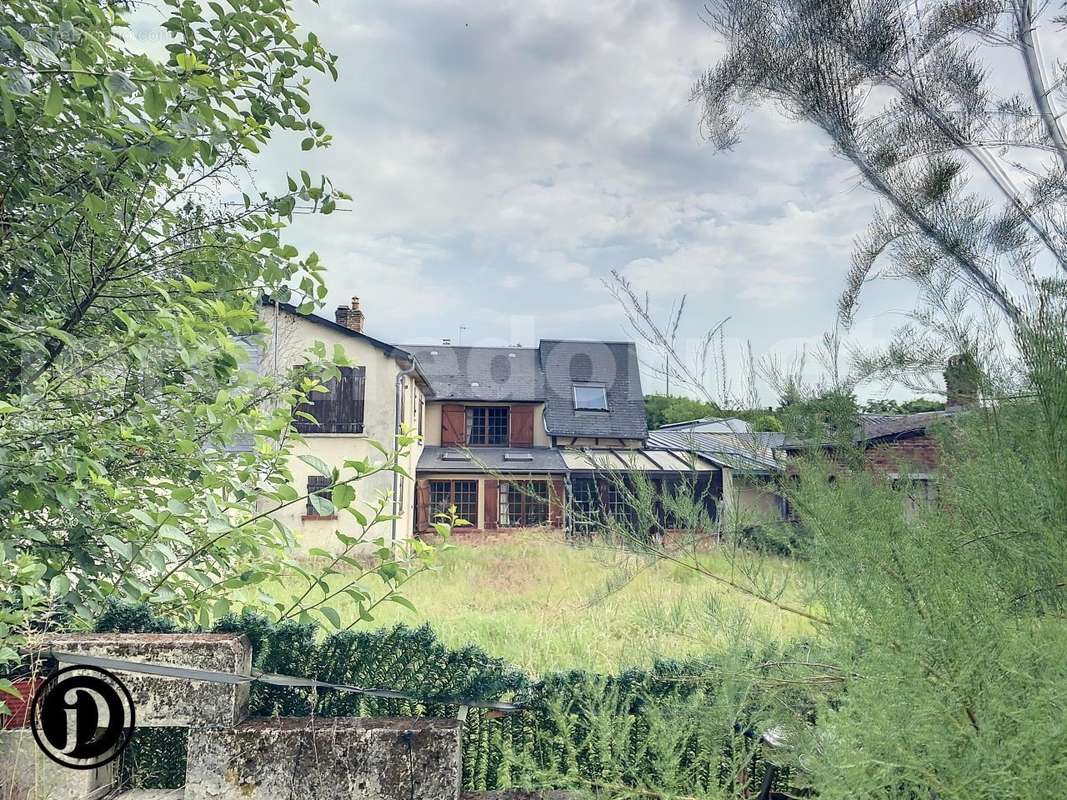 4782 - Maison à CREVECOEUR-LE-GRAND