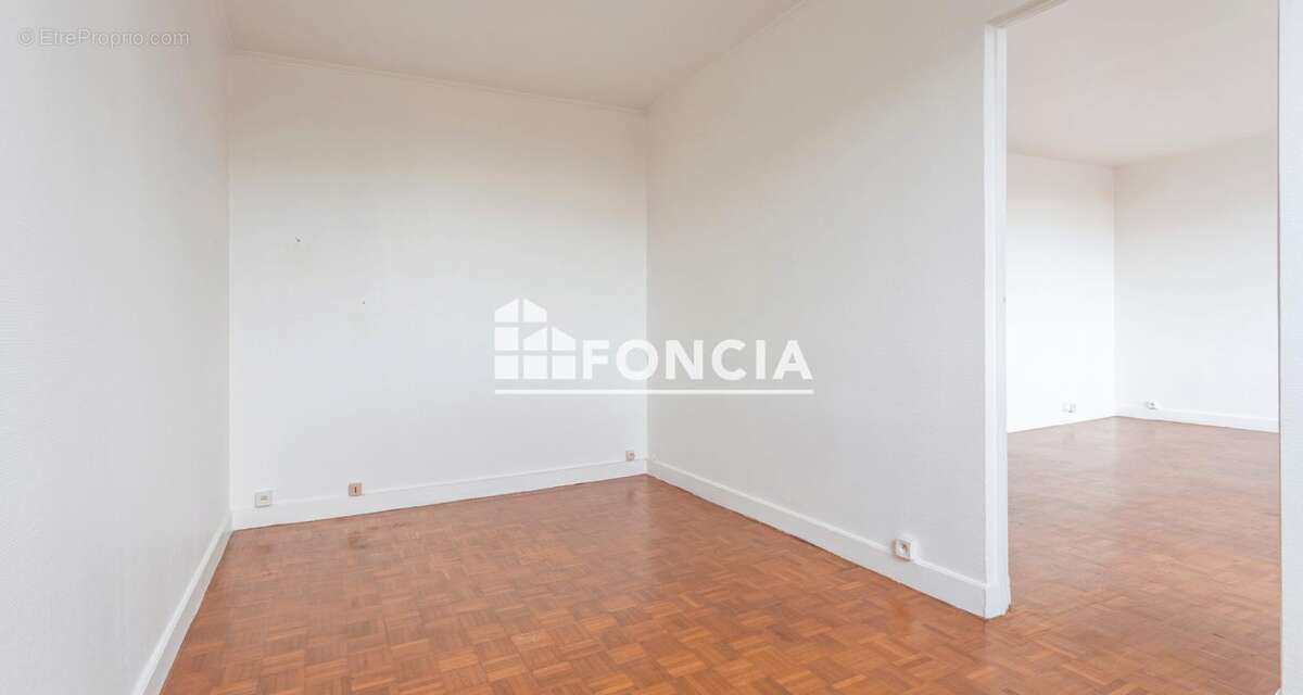 Appartement à MORANGIS