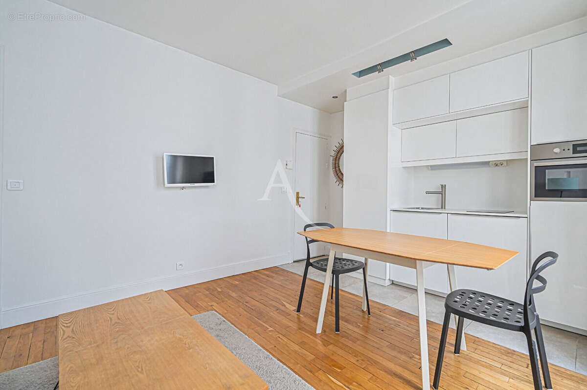 Appartement à PARIS-7E
