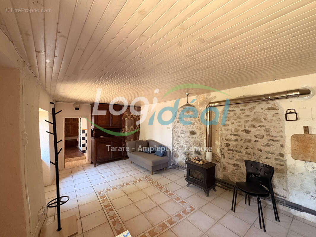 Maison de campagne à fort potentiel - Saint-Cyr-de-Valorges - photo 4