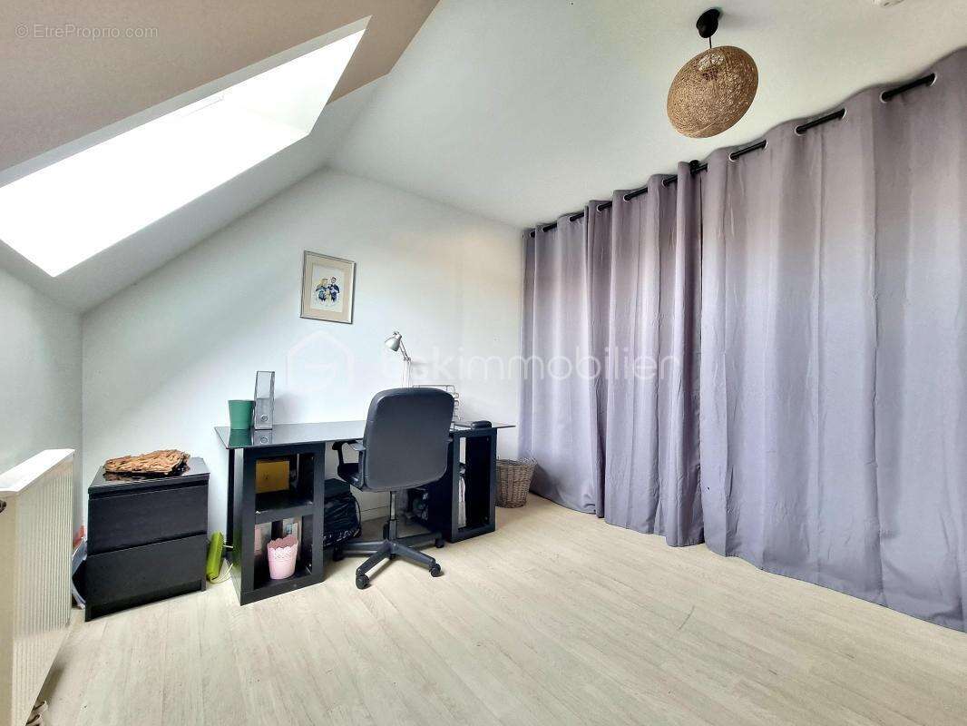 Maison à CHATENAY-SUR-SEINE