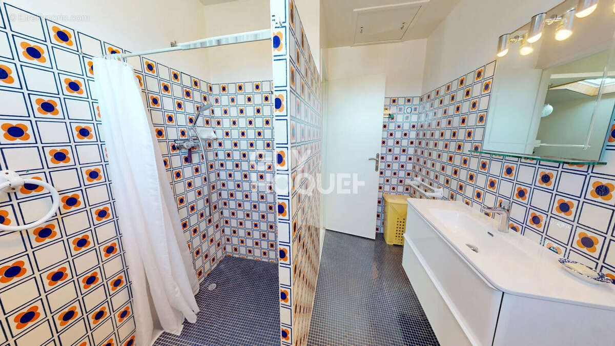 Maison SAINT JEAN DE LUZ 7 Pièces 171 m² - photo 13