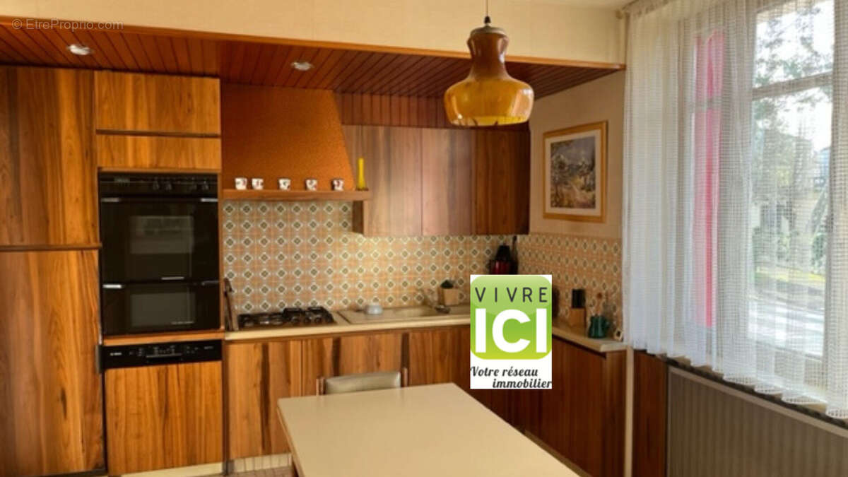 Maison à LA CHAPELLE-BASSE-MER