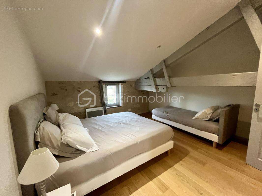 Maison à MONTPEYROUX