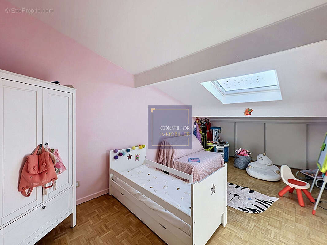 Appartement à SAINT-GENIS-LAVAL