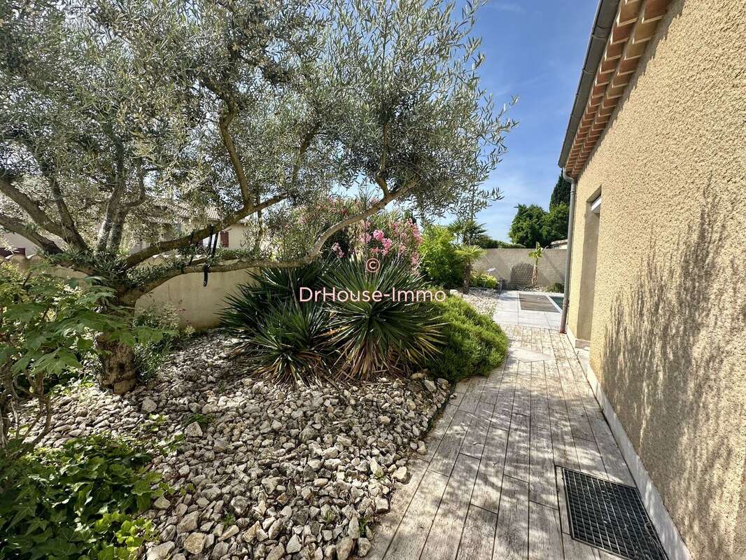 Maison 195 m² à Bourg-Les-Valence  - photo 29