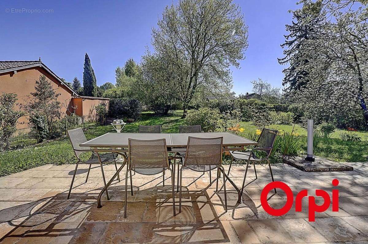 Maison à CAILLOUX-SUR-FONTAINES