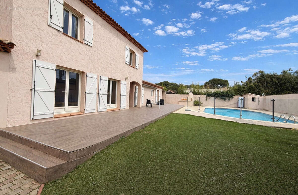 **Maison (165m² avec 4 Chambres) ** Six-Fours-les-plages (83140-Le Brusc) ** Piscine ** Garage double ** - photo 2