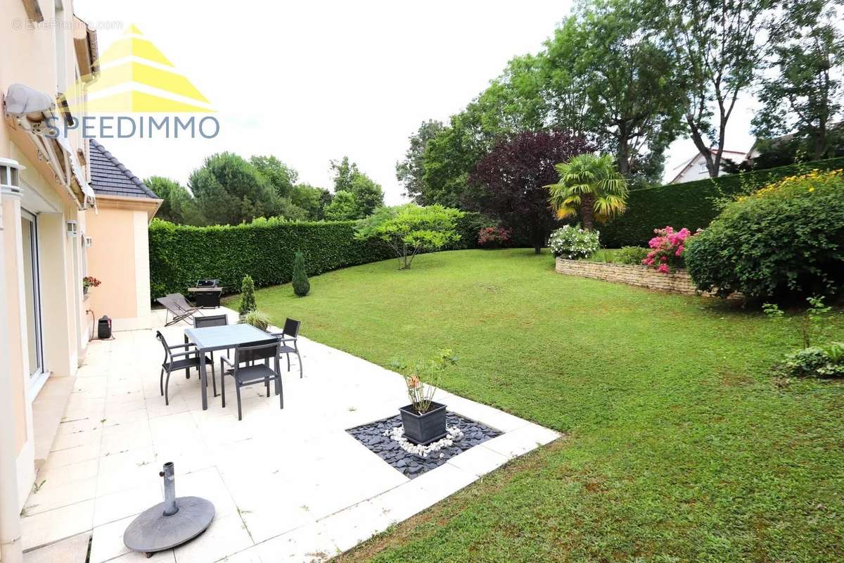 Maison à VILLECRESNES