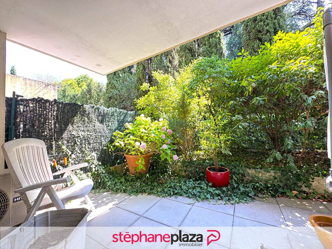 Appartement à BAGNOLS-SUR-CEZE