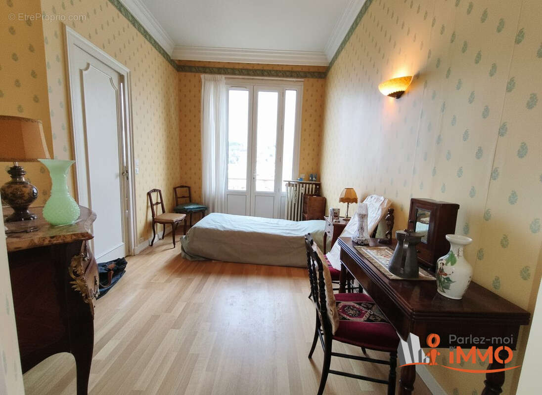 Appartement 64 m² à Saint-Etienne  - photo 2