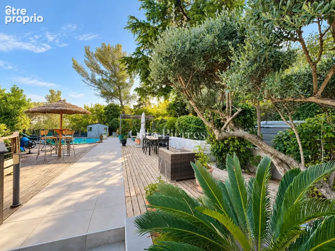 Nîmes - Maison de ville avec piscine, terrasses et vue dégagée sur les collines - photo 1