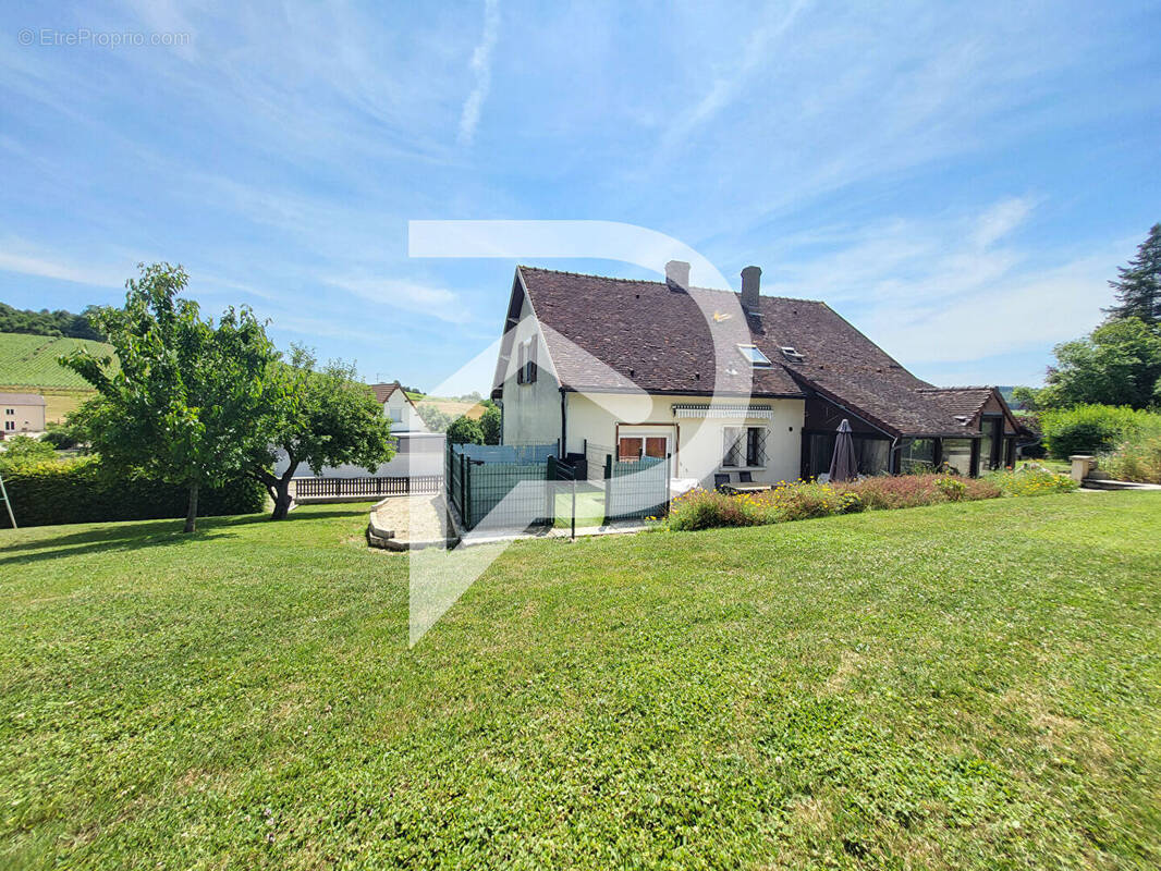 Maison à VITRY-LE-CROISE