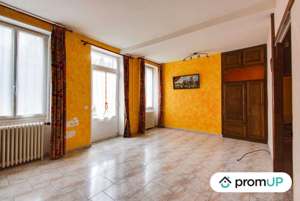 Maison à SAINT-AMAND-EN-PUISAYE