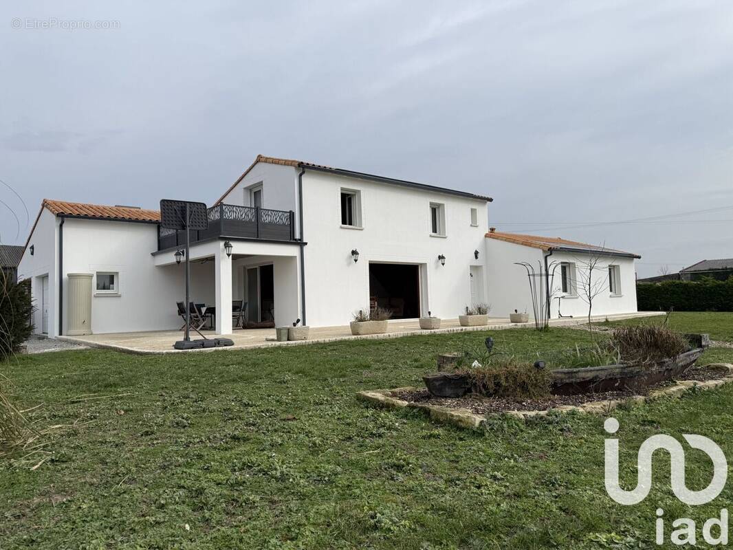 Photo 1 - Maison à SAINT-HILAIRE-LA-PALUD