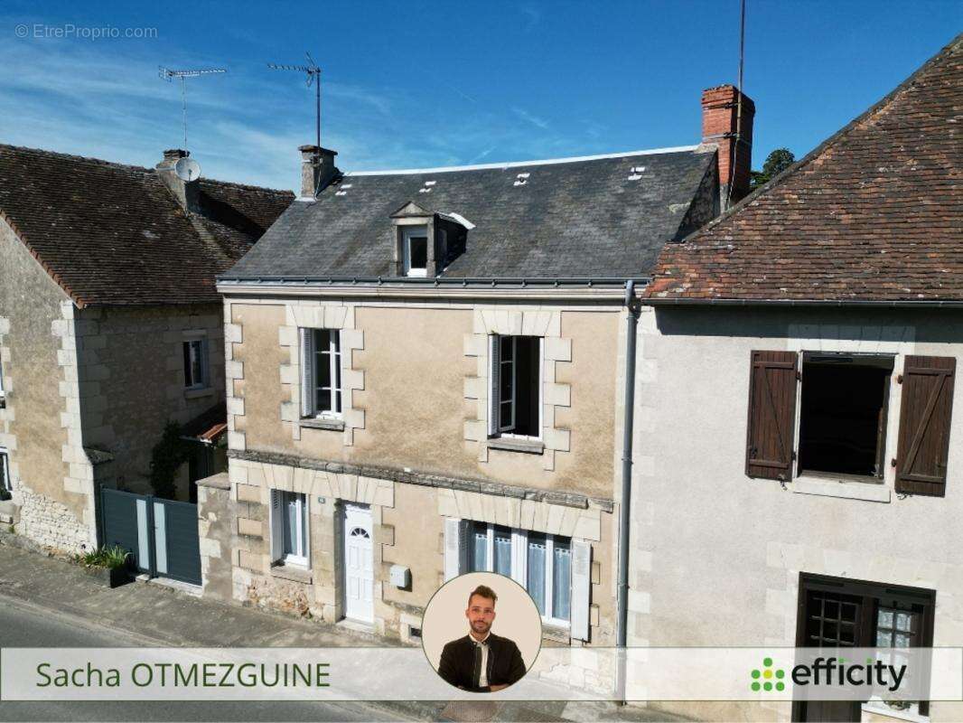 Maison à YZEURES-SUR-CREUSE