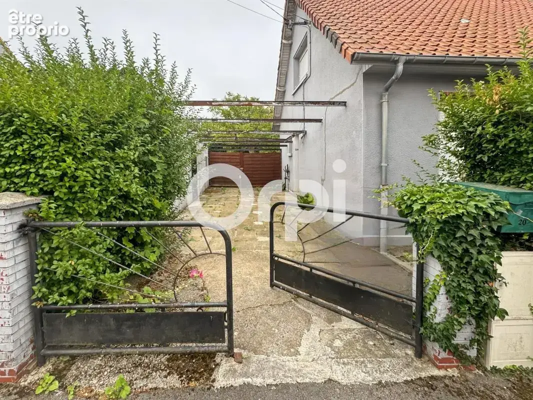Maison À Vendre - photo 1