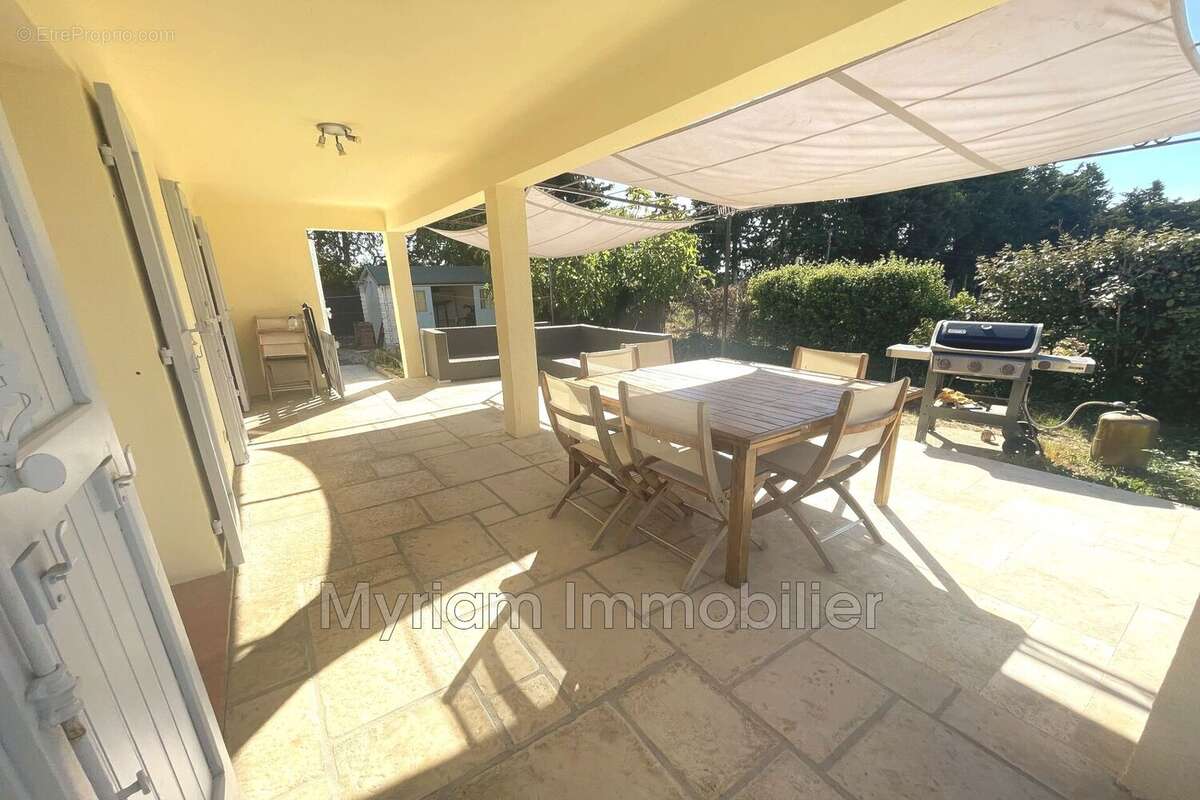 Maison à FAYENCE