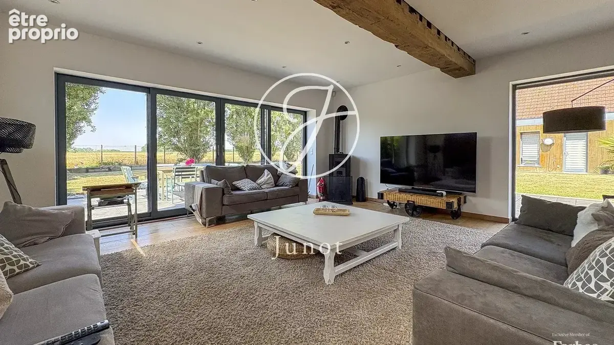 Sailly-lez-lannoy - Ferme rénovée à vendre - 10 pièces - 334m² et 180m² de dépendance - 7 chambres - Piscine - Garage - photo 4