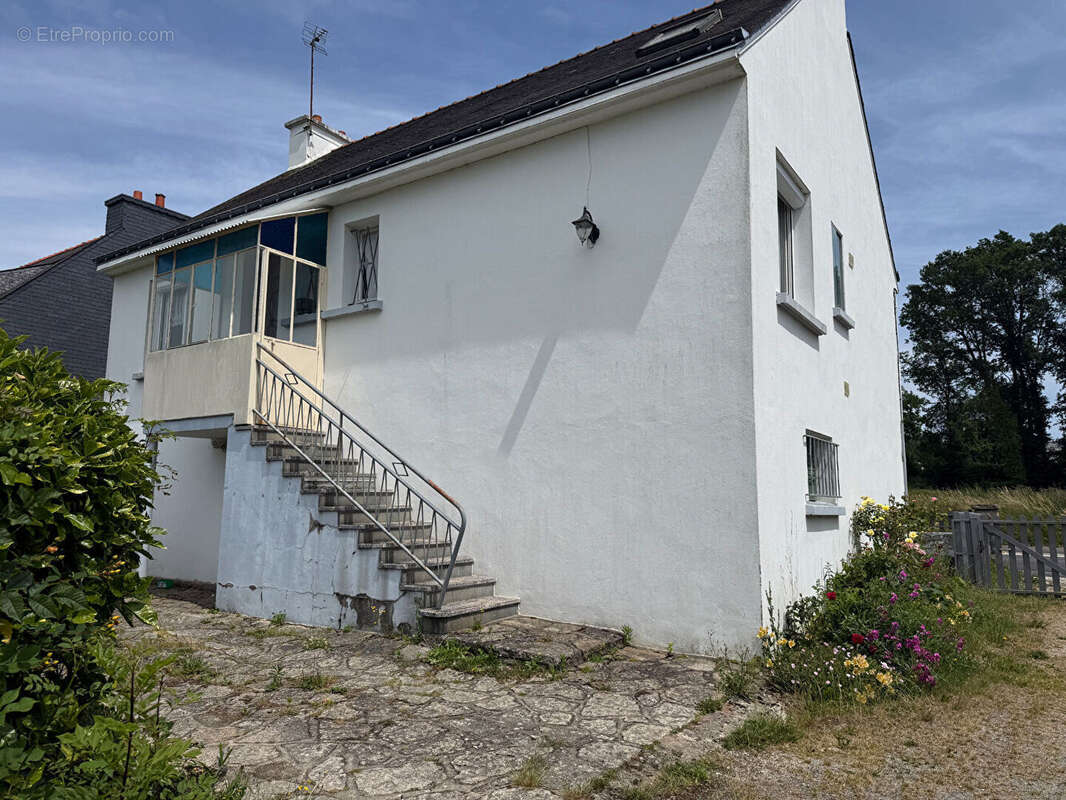 A vendre Locminé, maison d'environ 91m², 3 chambres, sur un terrain d'environ 980  m² - photo 2