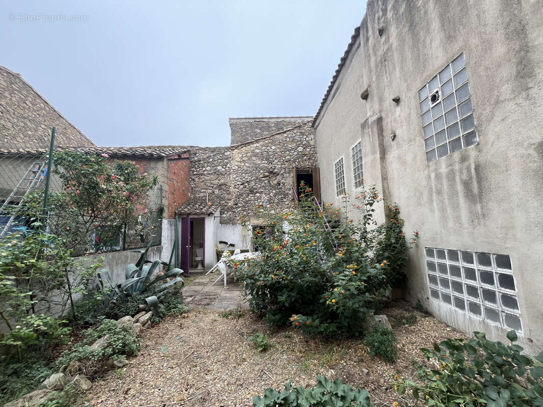 Autre à SAINT-LAURENT-DE-LA-CABRERISSE