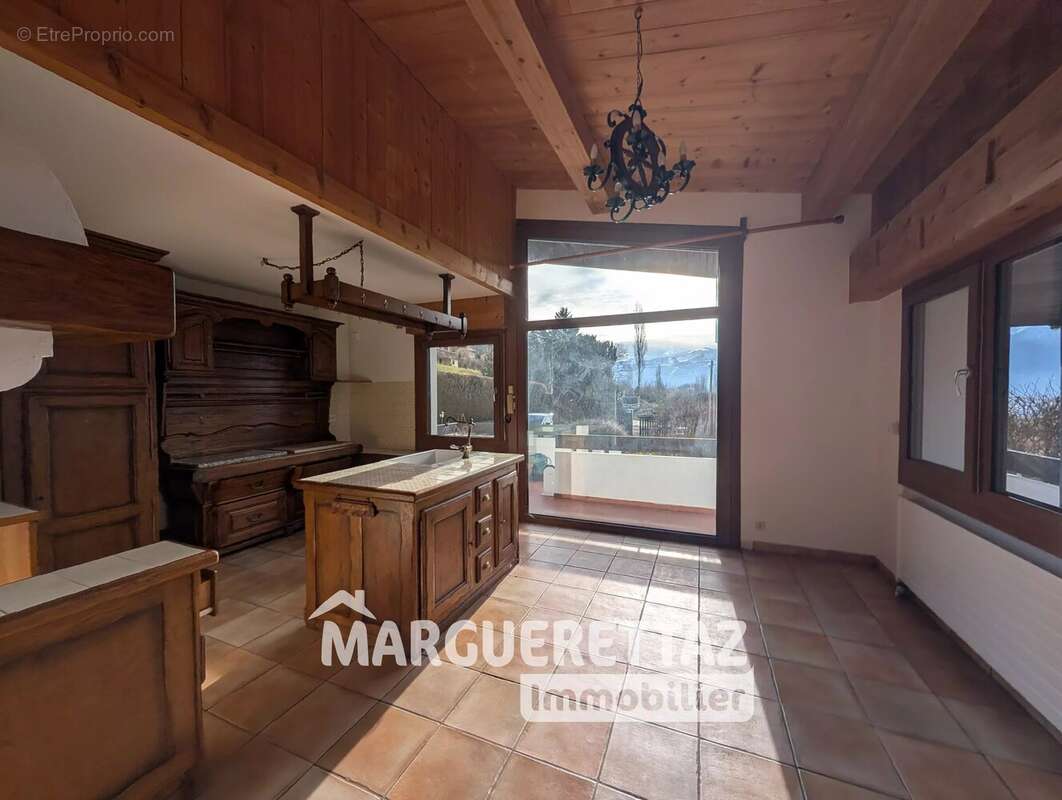 Maison à MARIGNIER
