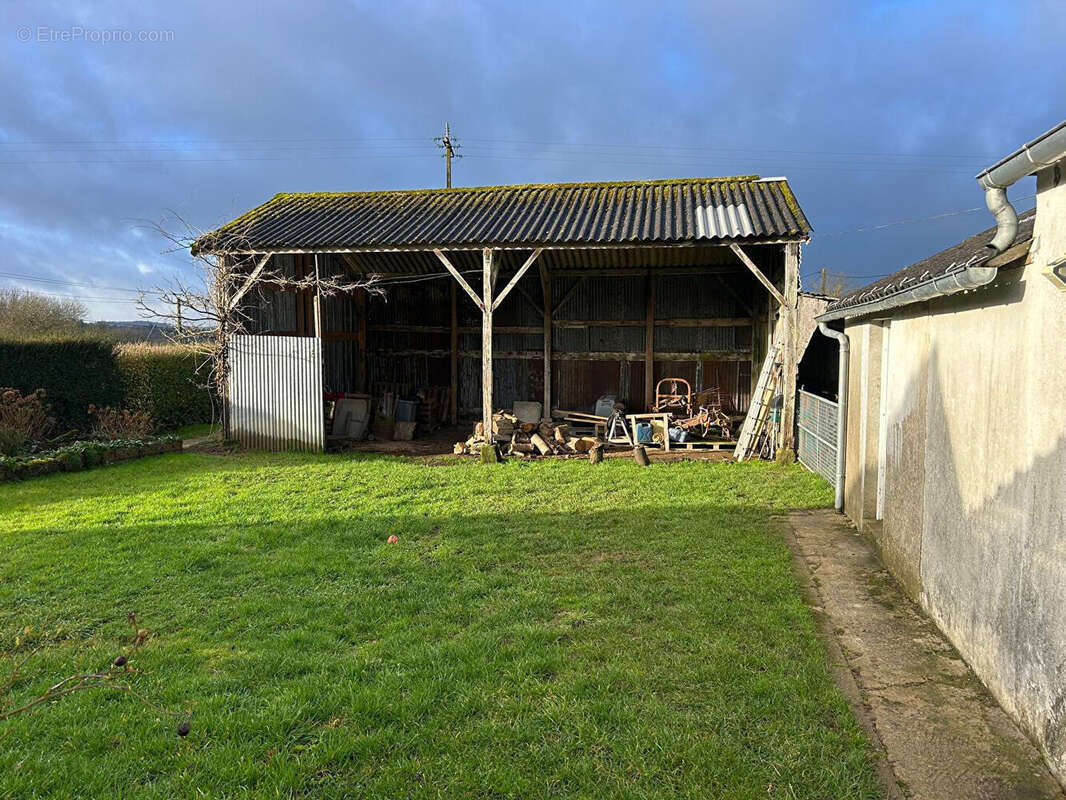 Maison à BELLE-ISLE-EN-TERRE