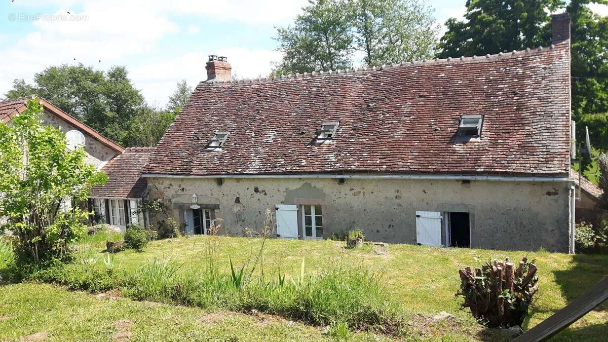 Maison à LUSSAC-LES-EGLISES