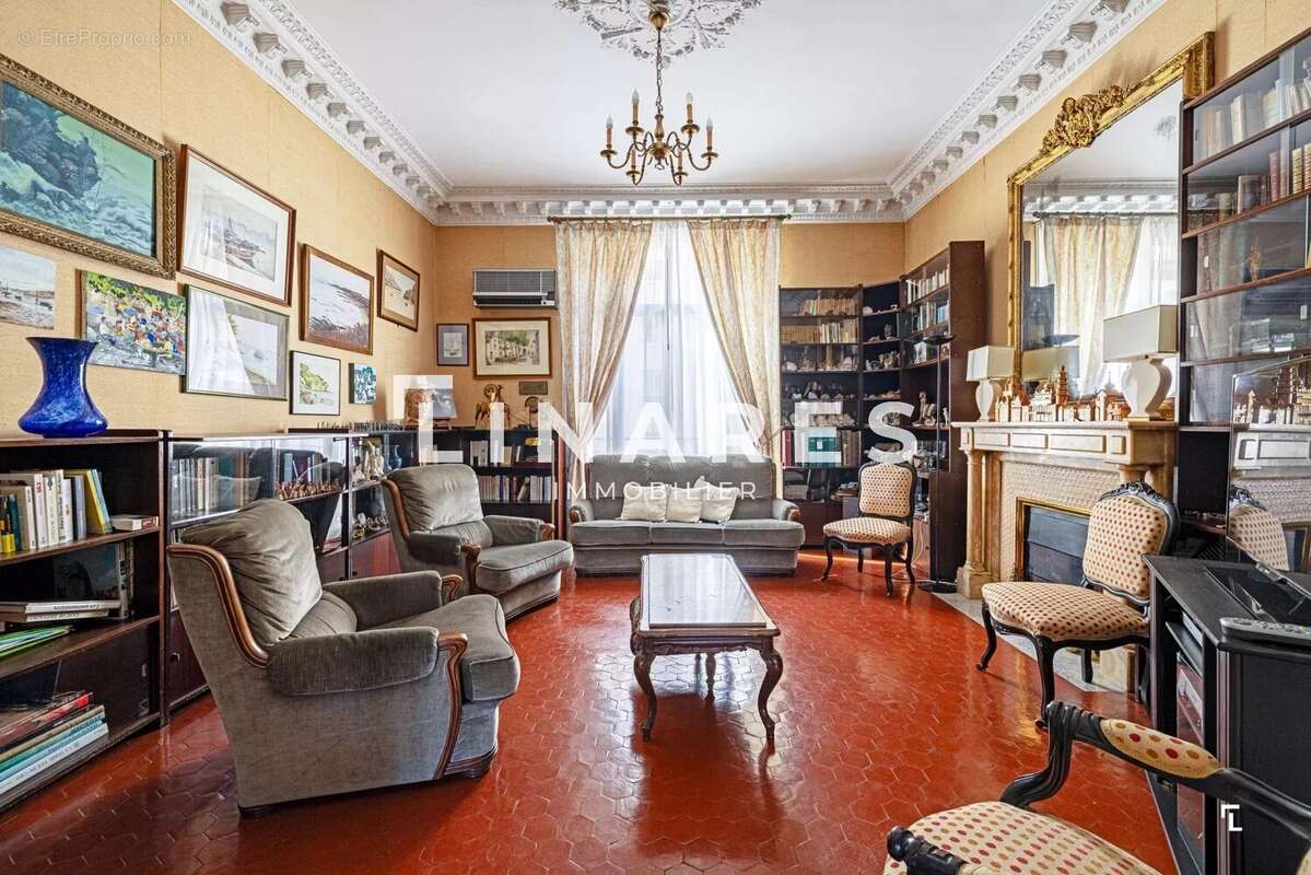 Appartement à MARSEILLE-8E