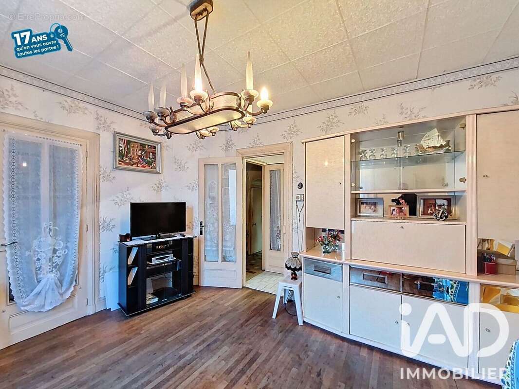 Maison 70 m² à Saint-Denis  - photo 4