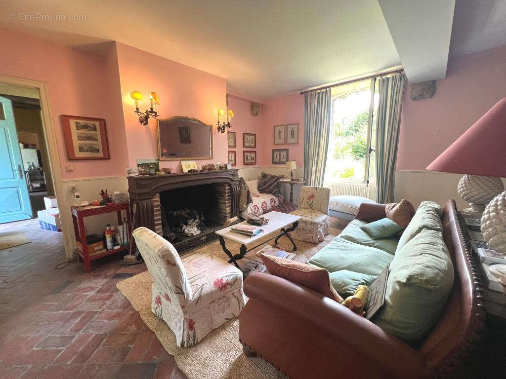 Maison 240 m² à Villiers-Louis  - photo 3