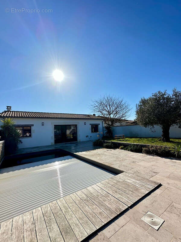 Maison à VAUX-SUR-MER