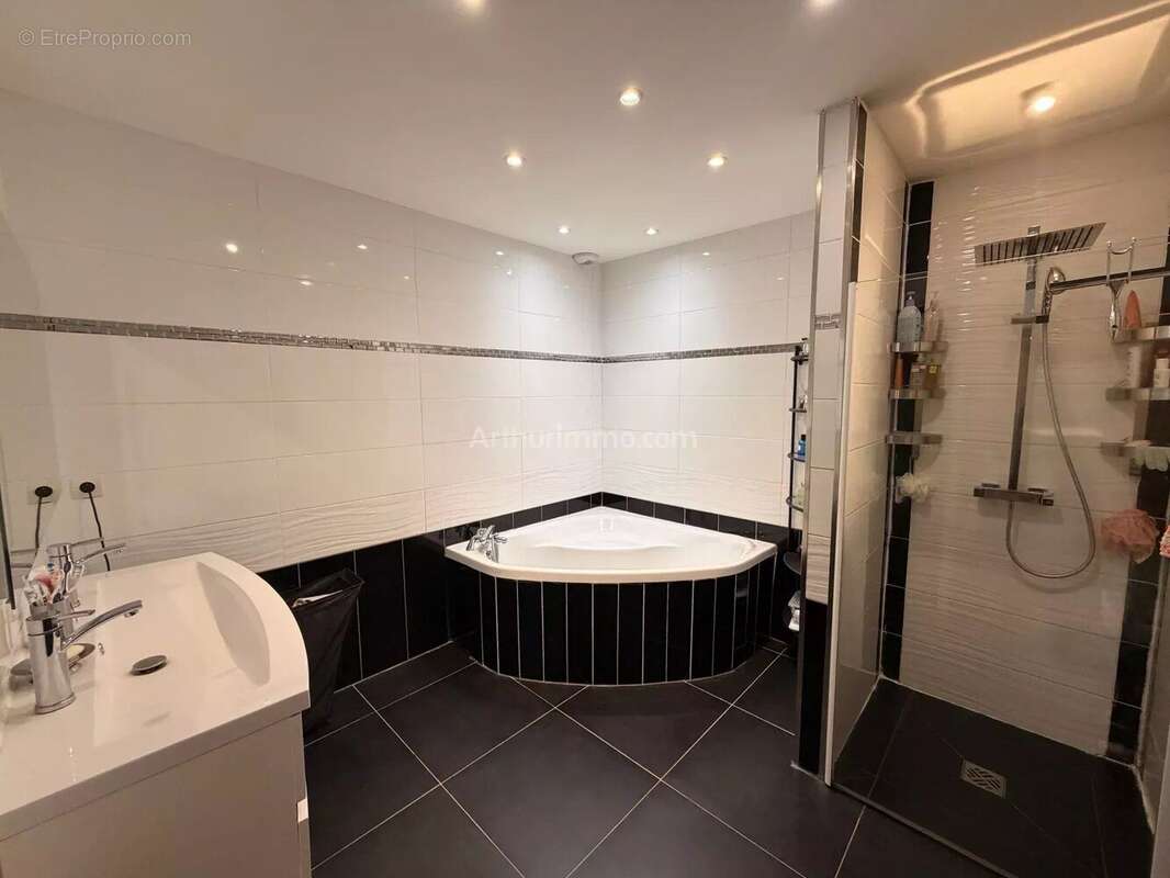 Maison à SAINT-ANDRE-D'APCHON