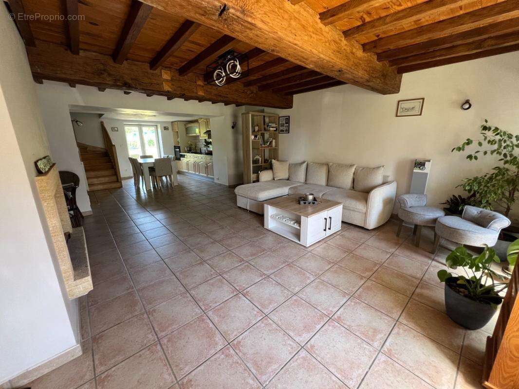 Maison 200 m² à Cours-La-Ville  - photo 8