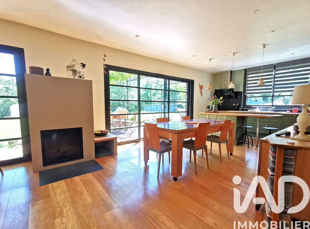 Maison 145 m² à Assier  - photo 7